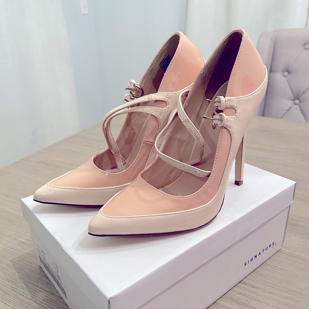 Signature by shoedazzle sz11